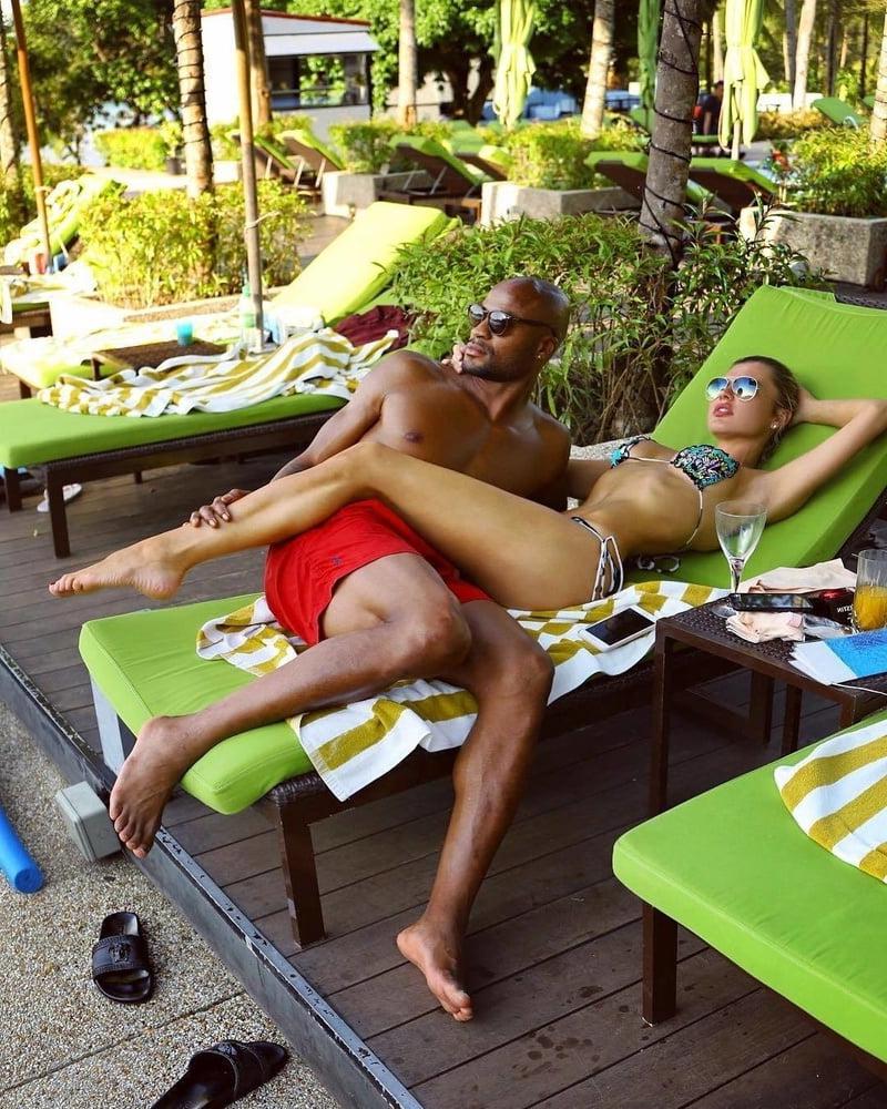 21P Vacation couples