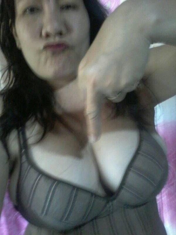 6P Filipina GILF with huge tits Filipino