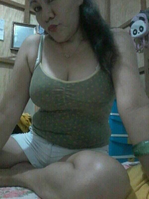 6P Filipina GILF with huge tits Filipino