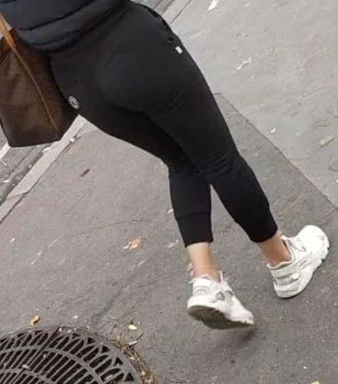 15P Voyeur teen beurettes