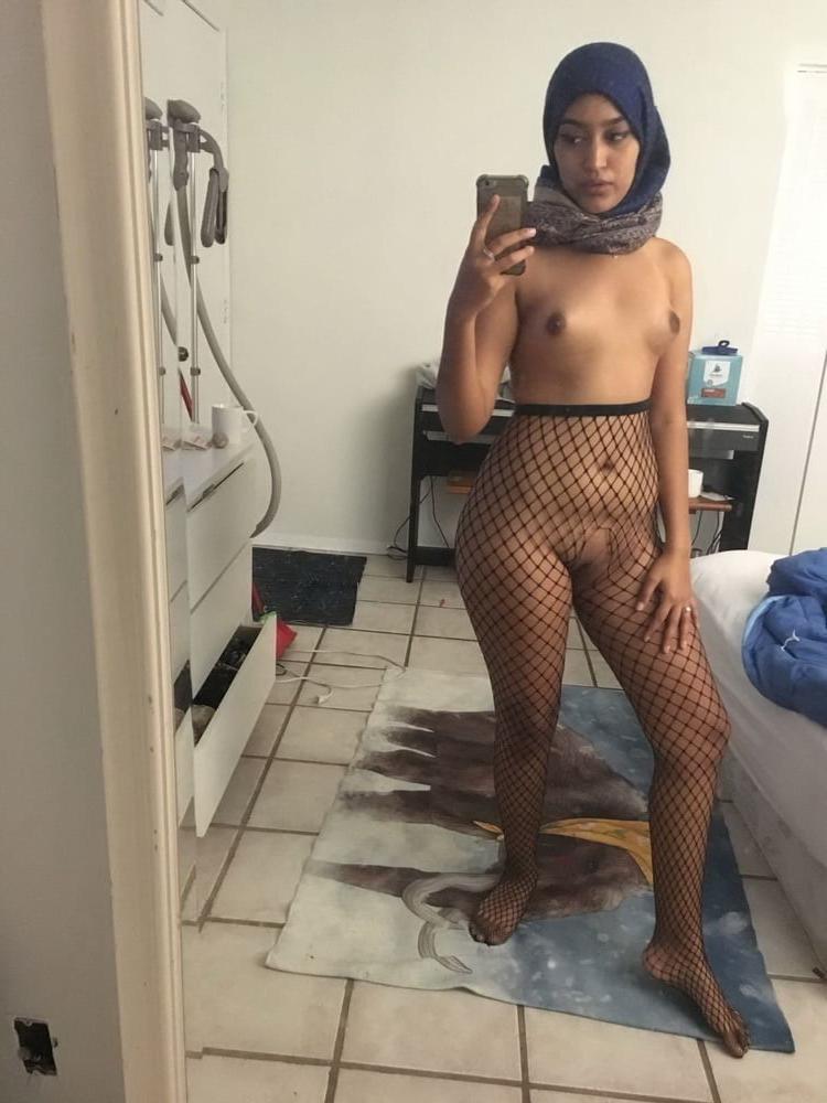 25P Beautiful Asian girl