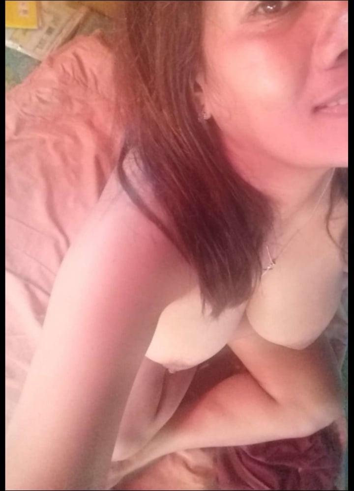 10P Filipina Lizalyn Cenalago of Cebu