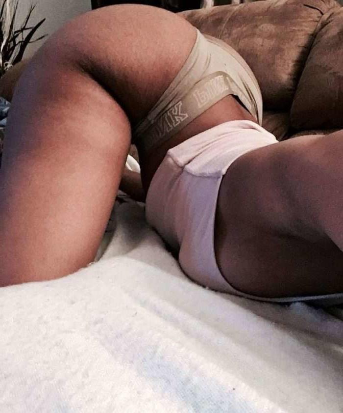 19P HI Im Jelea the 19yr old black teen slut.