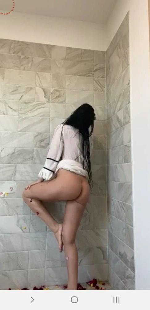 25P No panties tits live facebook romanian