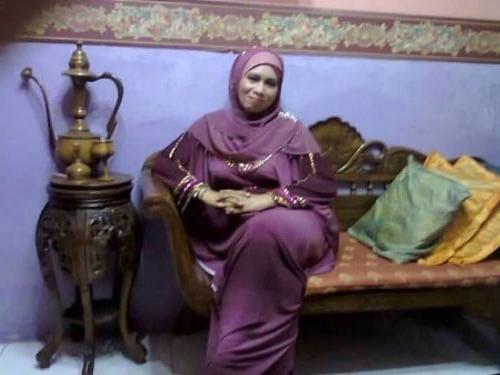 15P Janda tetek besar