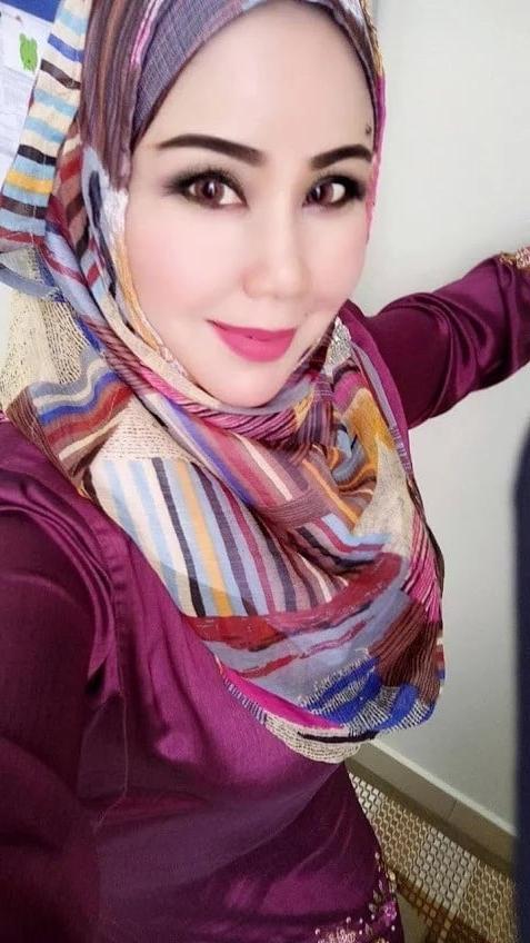 15P Janda tetek besar