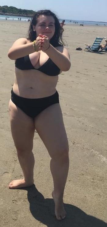 8P Chubby cutie in a Bikini