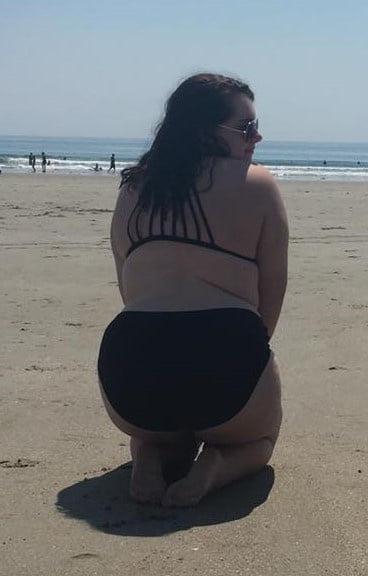 8P Chubby cutie in a Bikini