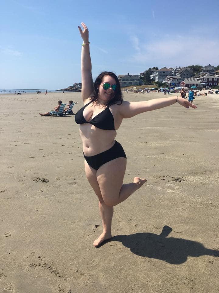 8P Chubby cutie in a Bikini