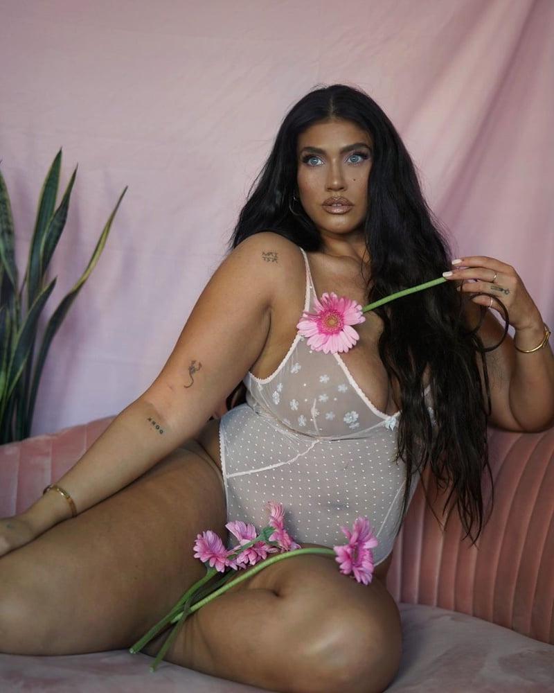 25P Latecia thomas