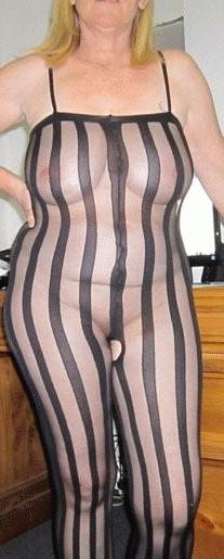 25P Mature, curvy and BBW's in pantyhose and body stockings 4