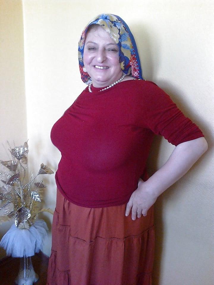 17P Turkish Muslim Mature Hijab - BIG TITS Granny (NON-Porn)