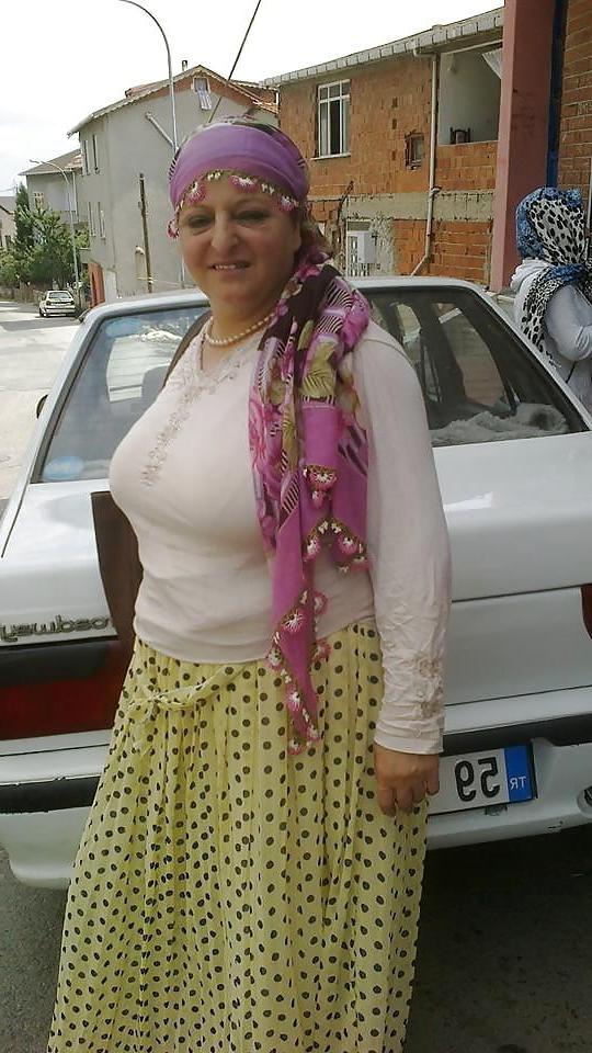 17P Turkish Muslim Mature Hijab - BIG TITS Granny (NON-Porn)