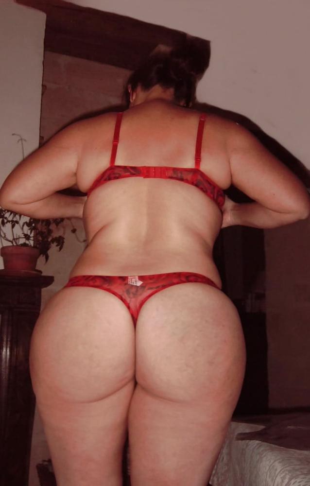 20P Granny &amp; matures in thongs, a selection of favourites