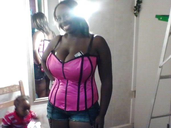 25P Ebony Busty Internet Amateur Young Set 6