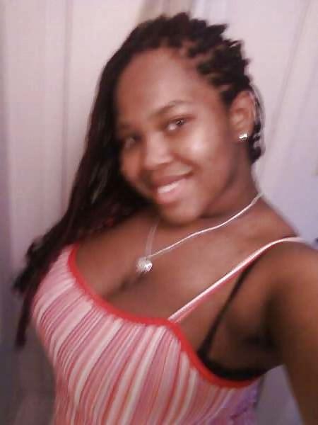 25P Ebony Busty Internet Amateur Young Set 6