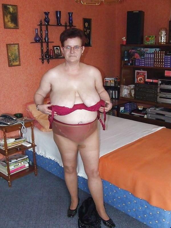 25P bbw in hose standing with naked tits