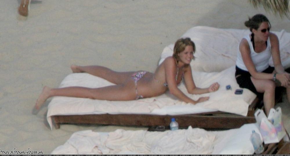 9P Mandy Moore - Mexico Vacation Bikini Pics (2005)