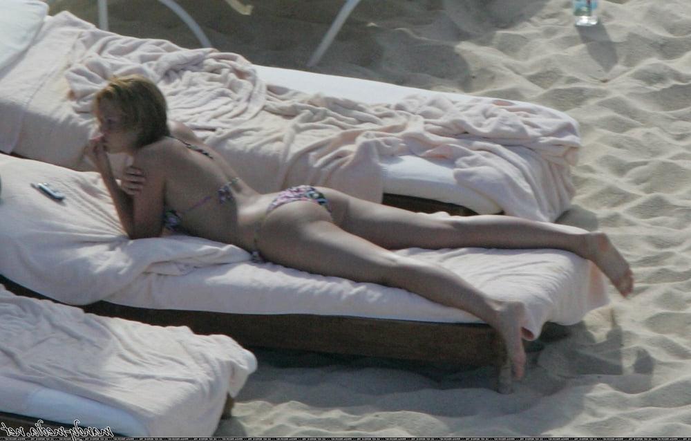 9P Mandy Moore - Mexico Vacation Bikini Pics (2005)