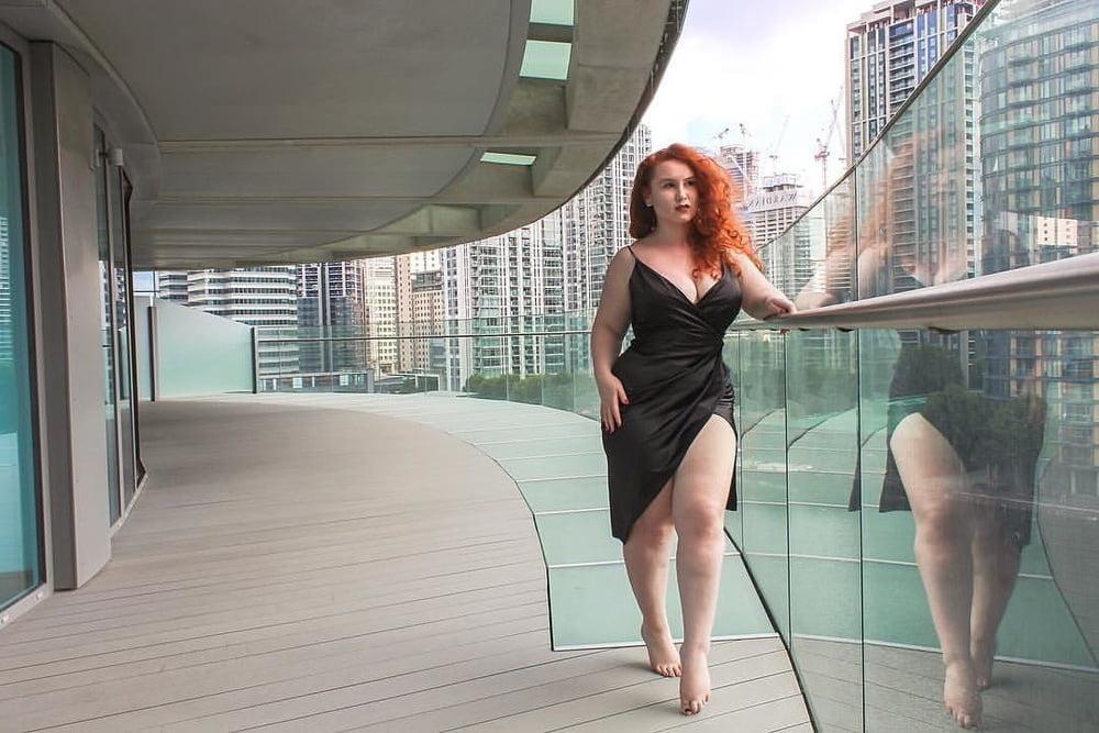 25P Voluptuous ginger curves