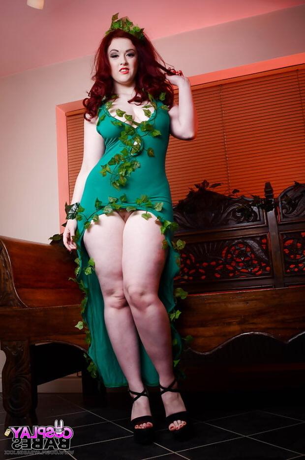25P Voluptuous ginger curves