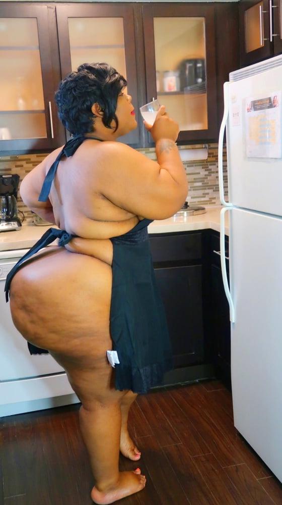 25P Amateur ebony mature wives and girlfriends pt.15