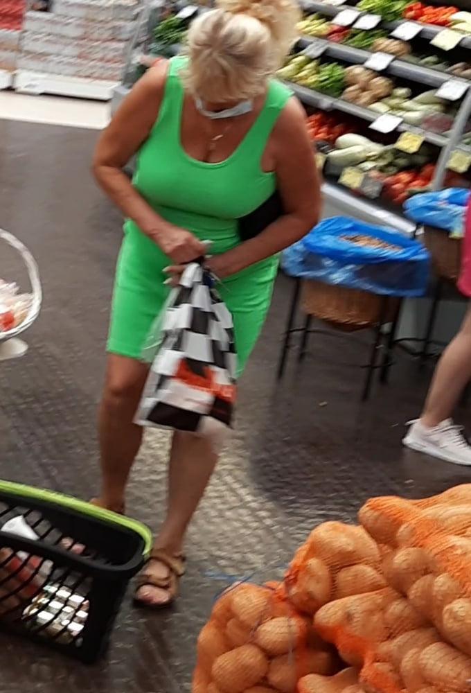 18P Blomde granny