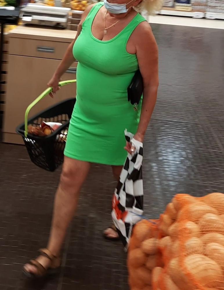 18P Blomde granny