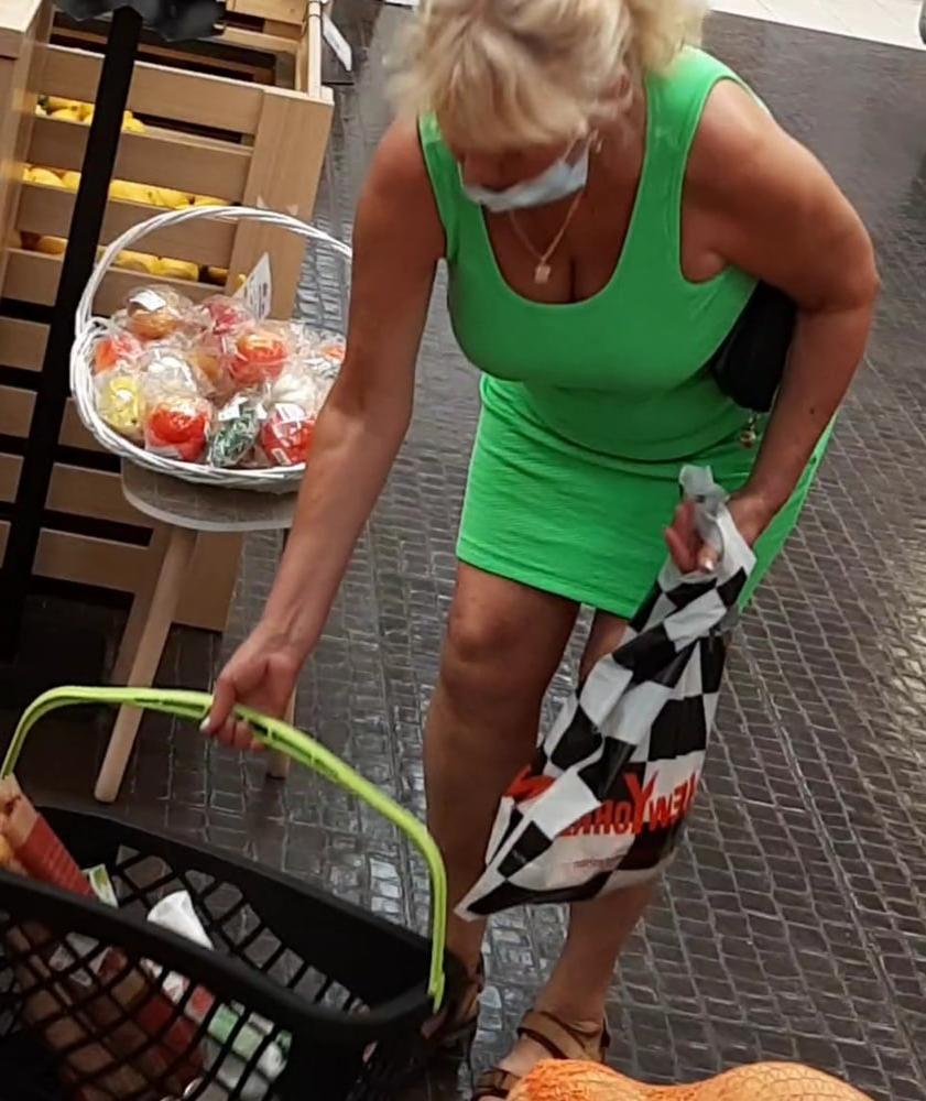18P Blomde granny