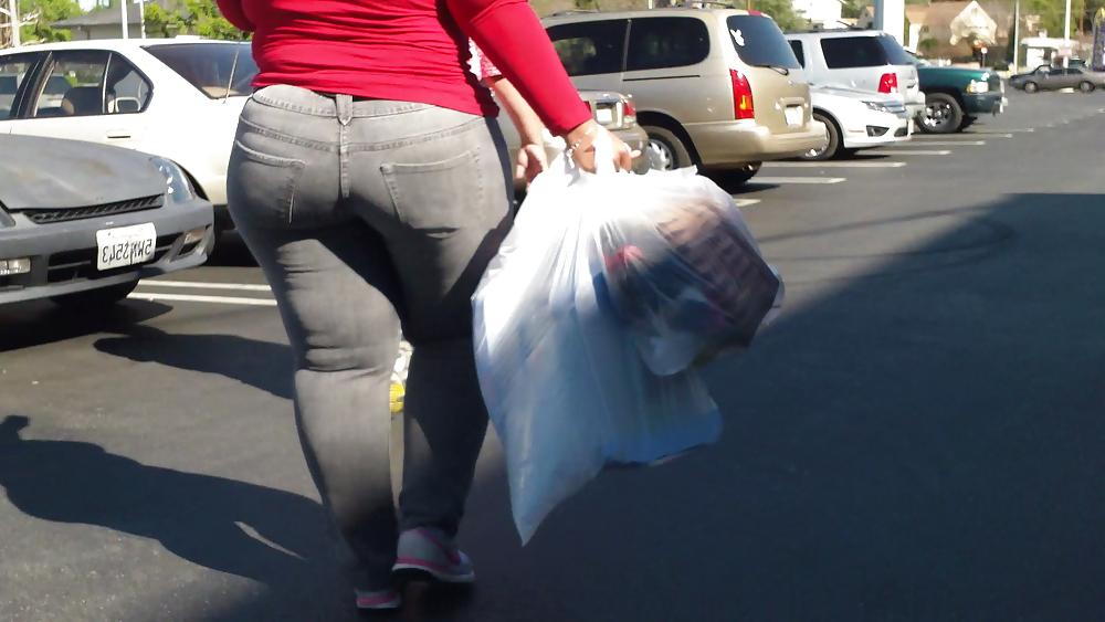 25P Really big sexy teen ass & butt looking fine!!