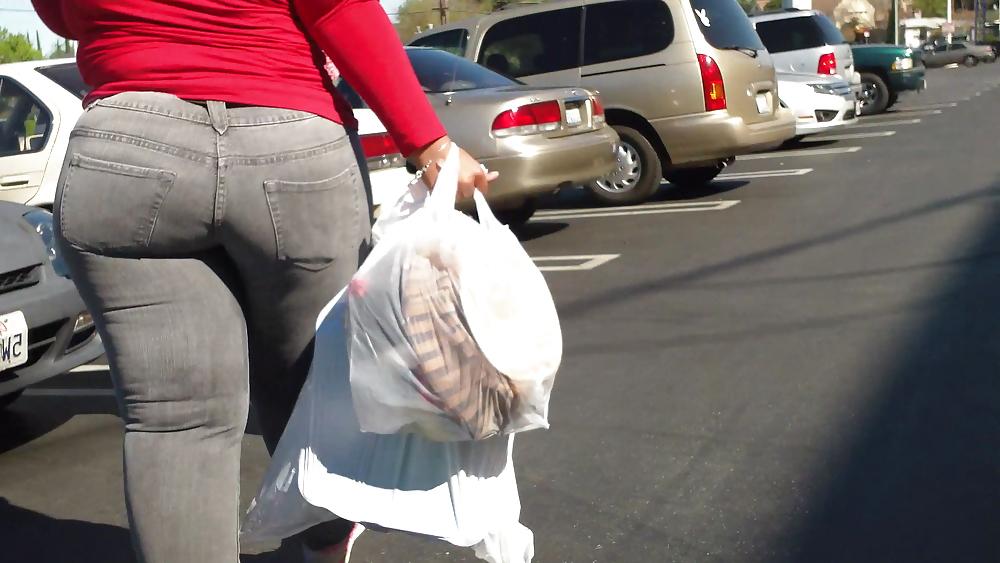25P Really big sexy teen ass & butt looking fine!!