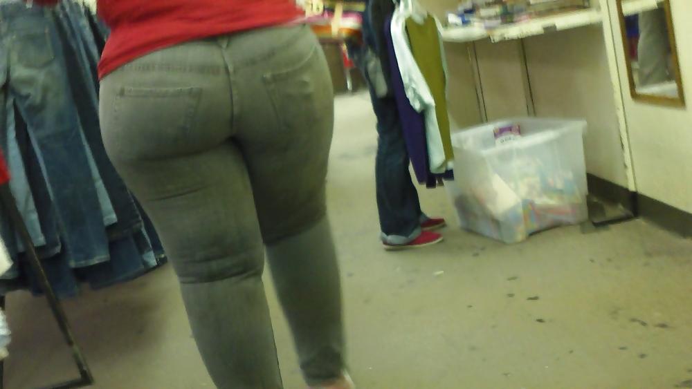 25P Really big sexy teen ass & butt looking fine!!