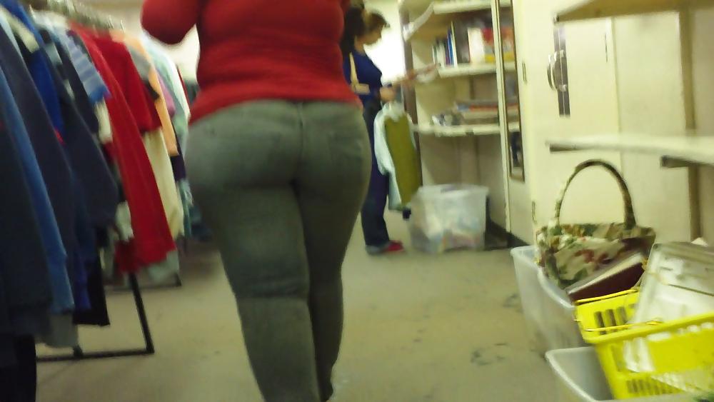 25P Really big sexy teen ass & butt looking fine!!