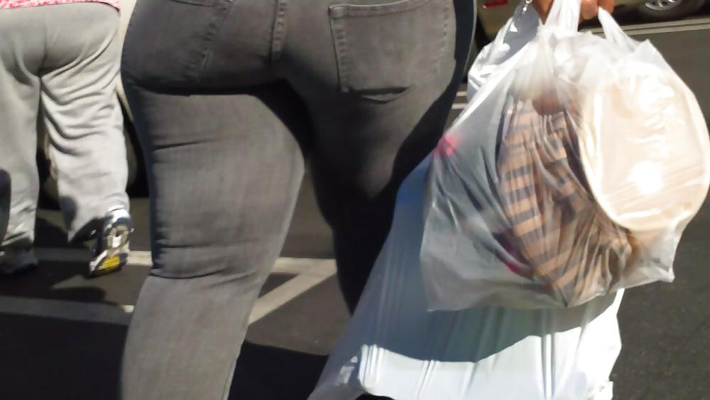 25P Really big sexy teen ass & butt looking fine!!