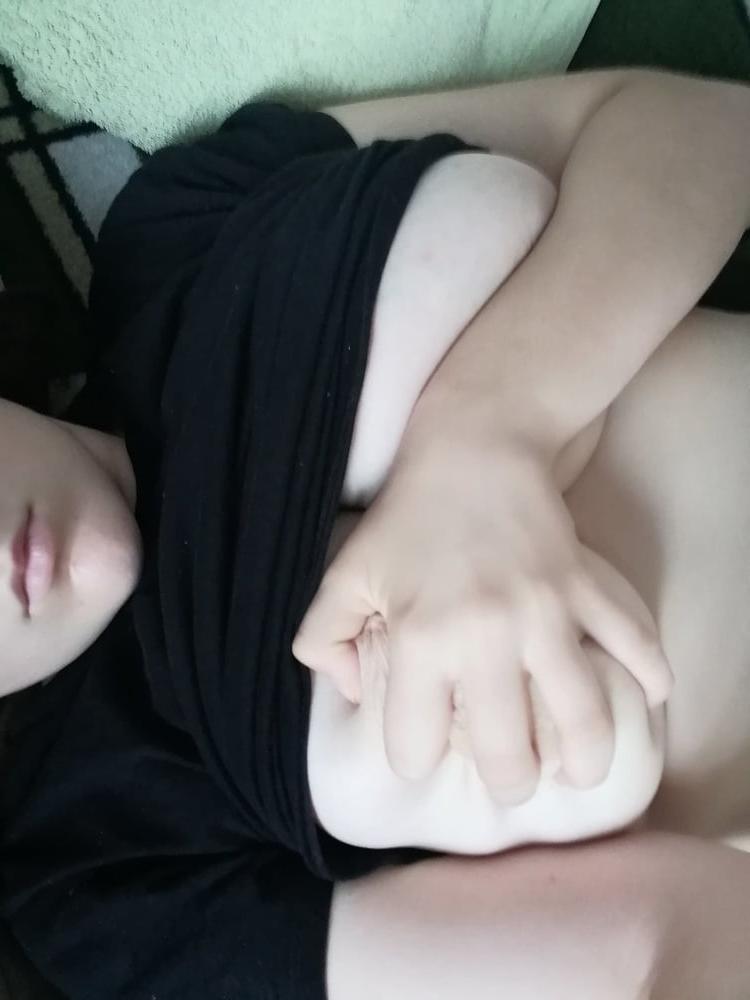 25P Lu Lu leaked teen selfies