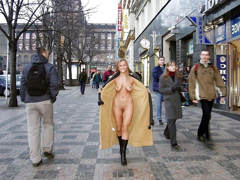 25P Clothed Male,Naked Female(CMNF)