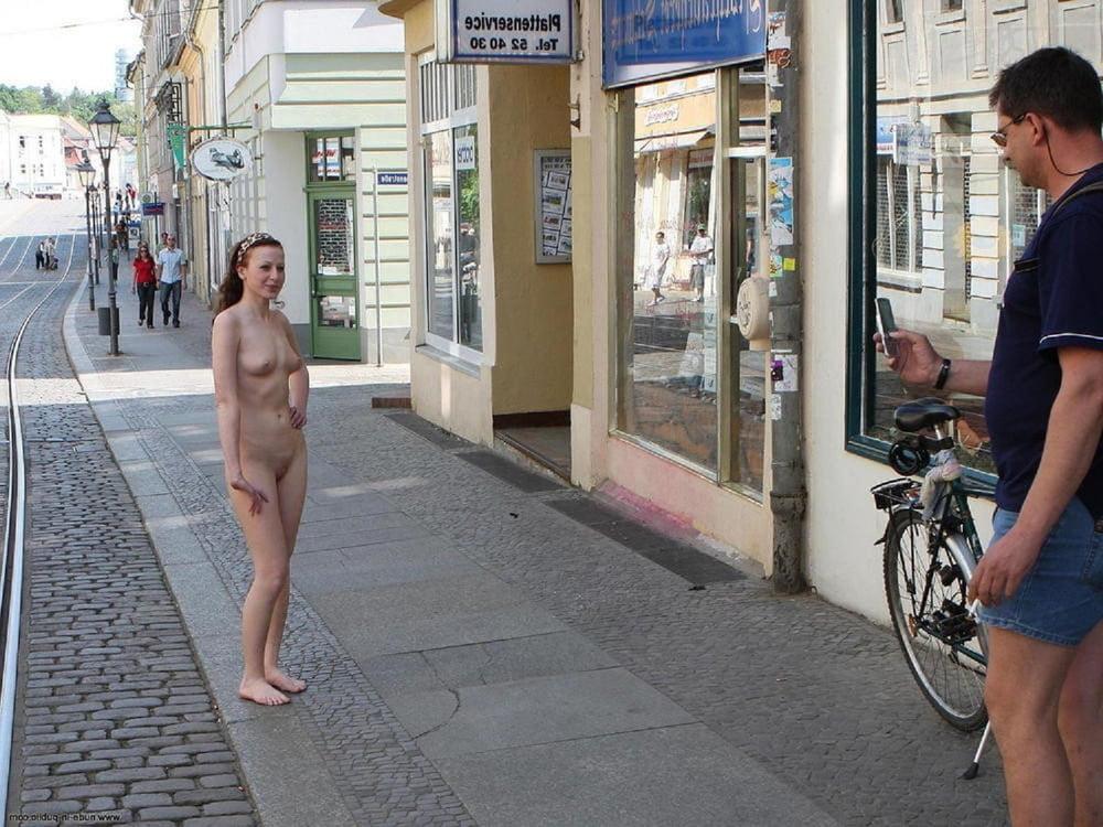 25P Clothed Male,Naked Female(CMNF)