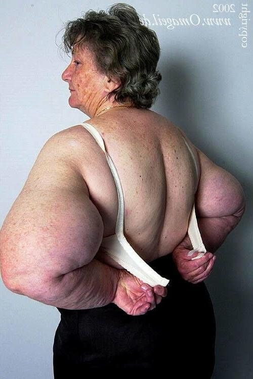 25P Big Granny Mary