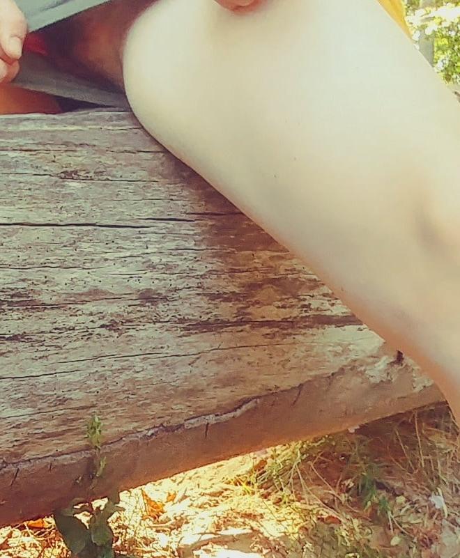 13P HAIRY PUSSY PISSING OUTDOOR