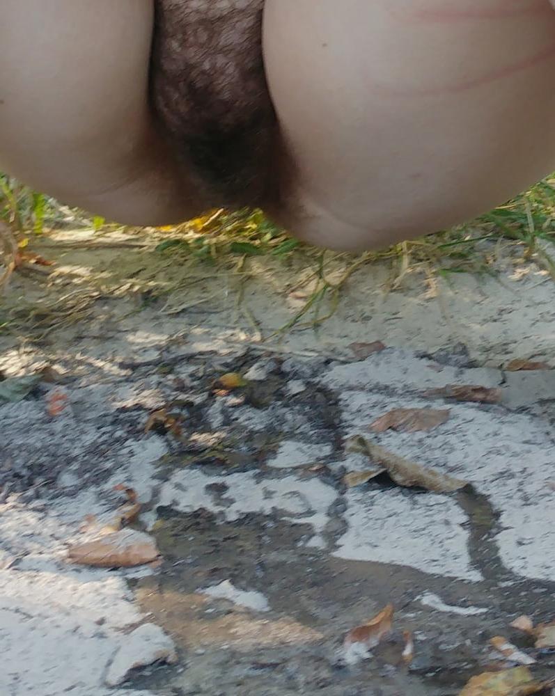 13P HAIRY PUSSY PISSING OUTDOOR
