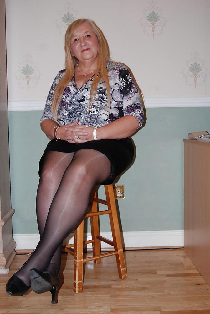 13P Hot plump blonde granny