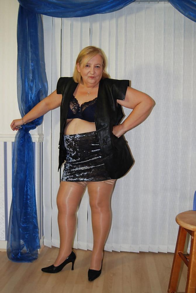 13P Hot plump blonde granny
