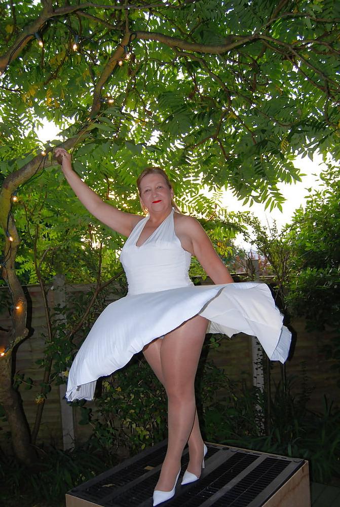 13P Hot plump blonde granny
