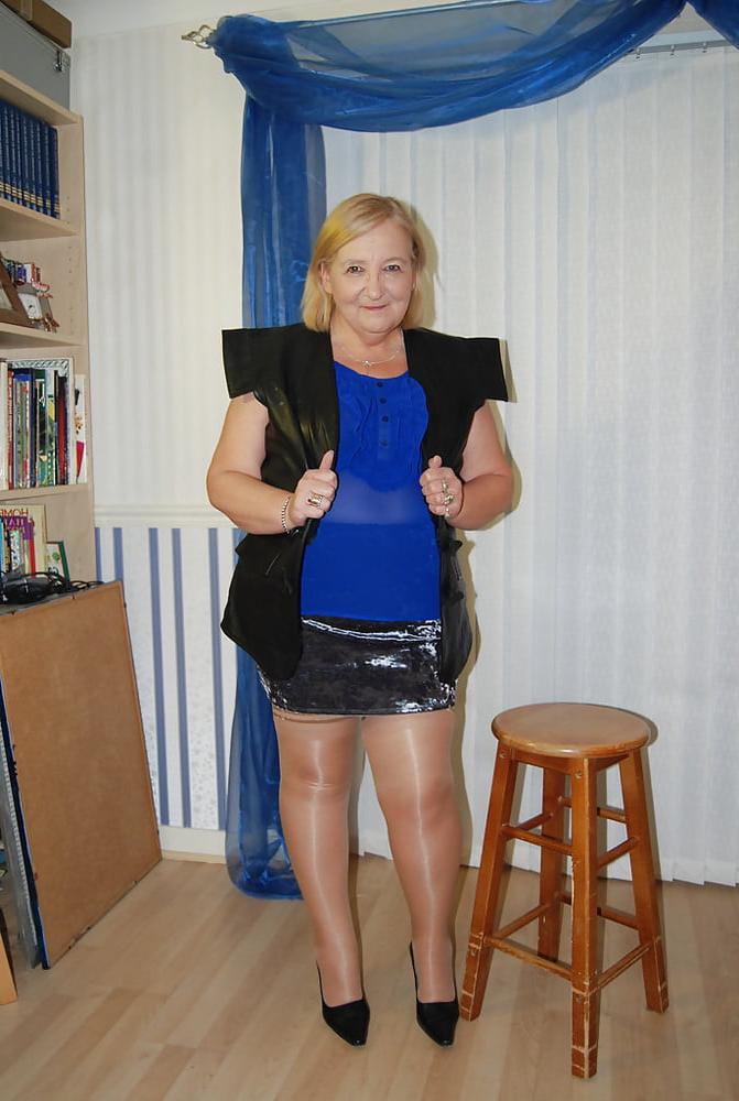 13P Hot plump blonde granny