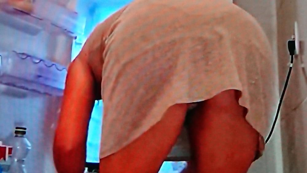 25P Real sexy milf arround then house. Nipples and upskirt