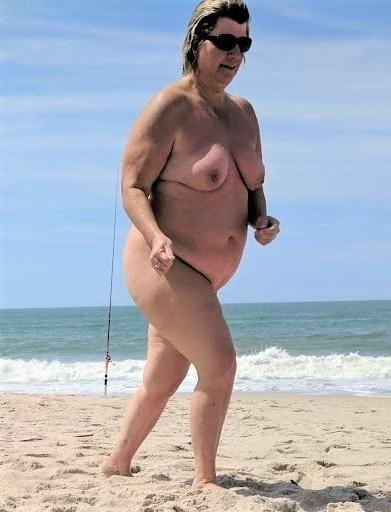 15P BBW matures and grannies at the beach 509