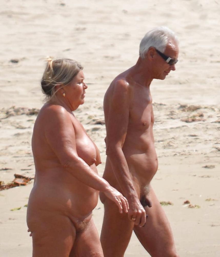 15P BBW matures and grannies at the beach 509