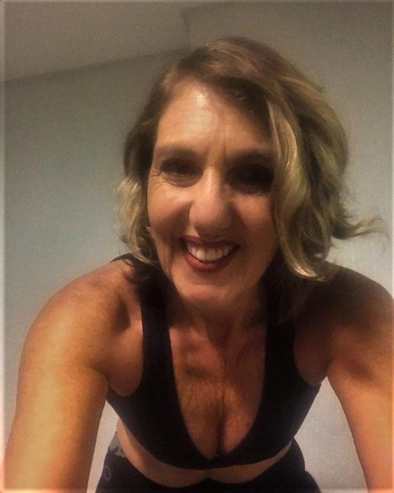 13P Amateur granny