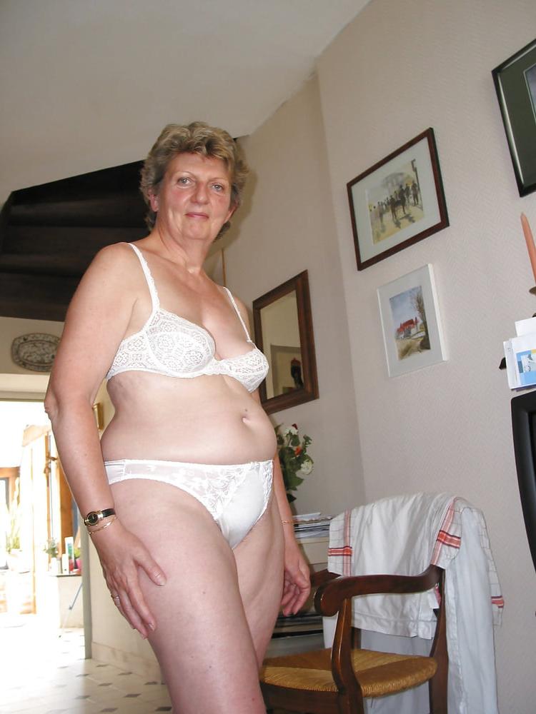 25P Granny showing off