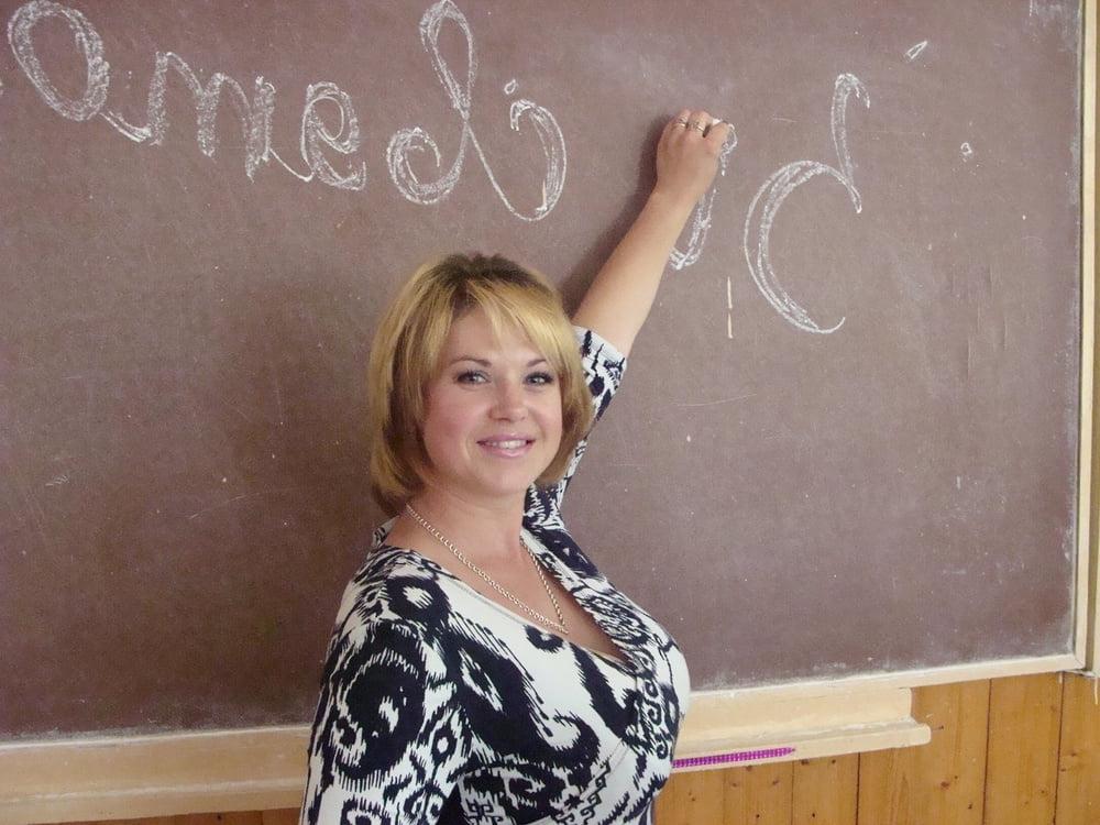 12P Busty Russian Woman 3706
